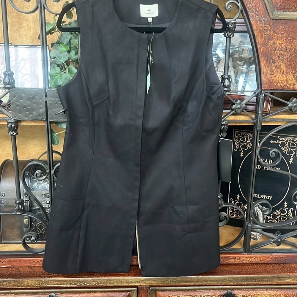 Tuckernuck Black Sleeveless Zip-Up Vest